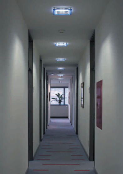 Llampa ne korridor